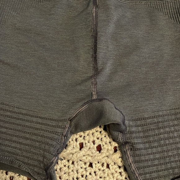 ALPHALETE amplify scrunch shorts Women’s Sz XL Gray Athletics Choice performance - Picture 3 of 16